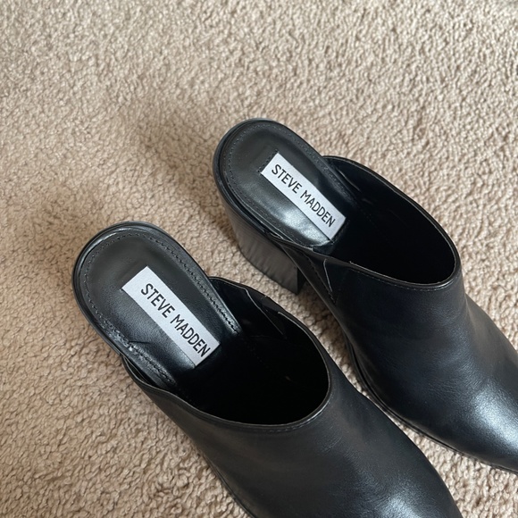 Simone Black Leather Pointed Toe Mules - Picture 4 of 7